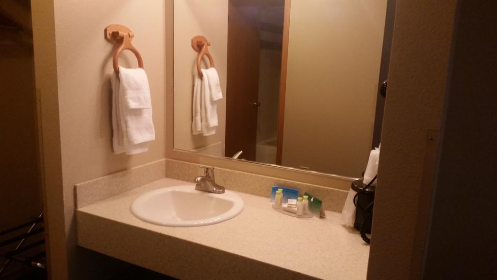 Lakeshore Inn&Suites Anchorage Eksteriør bilde
